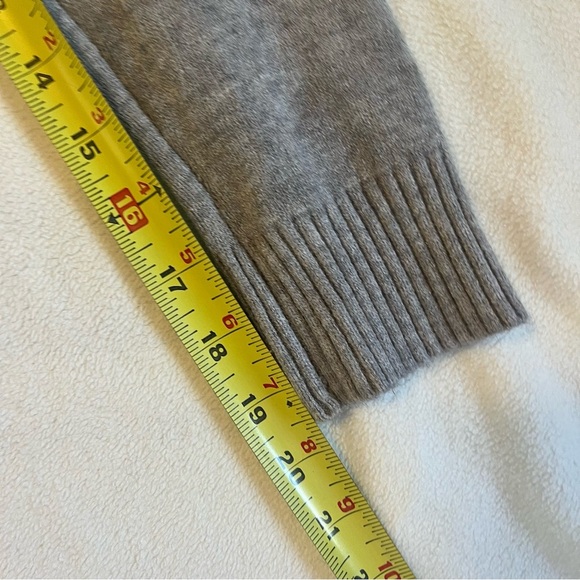 Metric Knits Ribbed Knit Sweater – Size L - Picture 5 of 9